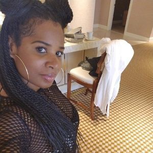 Meet your Posher, Shacresa